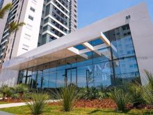 Apartamento com suíte - closet todo com armários