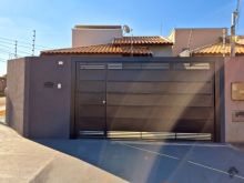 Linda casa - 01 suíte - 01 quarto - energia solar