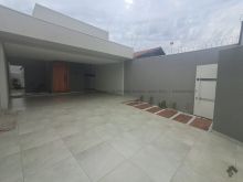 03 quartos e terreno grande