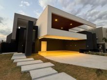 Casa nova Alphaville II - acabamento refinado