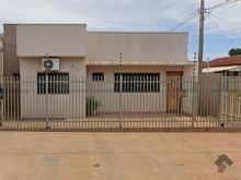 Residência com 1 suíte e 2 quartos