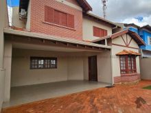 Maravilhoso sobrado em excelente localização