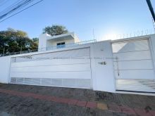 Sobrado alto padrão no Chácara Cachoeira com dupla aptidão residencial ou comercial