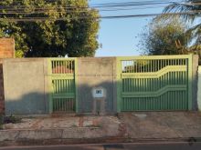 Casa com muito terreno