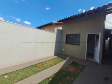 1 suíte - 1 quarto e quintal grande