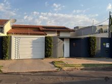 Casa com 3 dormitórios e piscina no São Lourenço