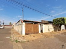 Casa de esquina no Aero Rancho