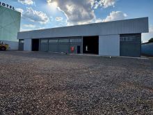 Galpão amplo na saída para Cuiabá