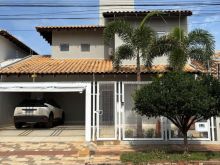 Excelente casa com piscina