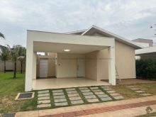 Linda casa no condomínio Villas Damha