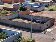 Terreno todo murado no Porto Seguro II