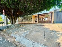 Casa para moradia ou comércio no Jardim dos Estados