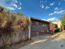 Três imóveis no Monte Castelo - duas casas e um escritório