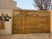 Casa com 02 quartos em condomínio no Tiradentes