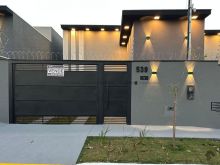 Casa rica em detalhes com suíte e 2 quartos