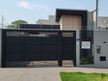 Casa térrea com 3 suítes - piscina aquecida