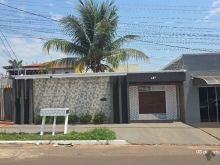 Piscina com cascata - espaço gourmet com churrasqueira