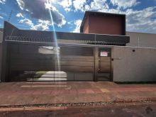 Novíssima - uma suíte e dois quartos - excelente localização