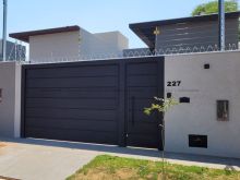 Área gourmet - piscina - suíte - excelente localização