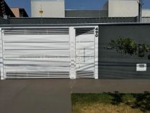 Oportunidade - 2 casas lado a lado