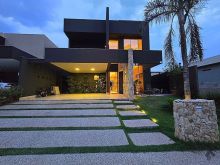 Maravilhoso sobrado porteira fechada