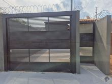 Casa com 2 quartos em excelente localização