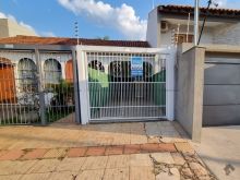 Sobrado fundos com piscina