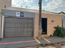 Casa com banheira na suíte