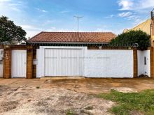 Casa térrea no bairro Tiradentes