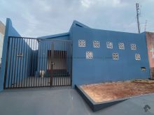 Casa na rua Eduardo Santos Pereira