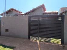 Casa com construção nova