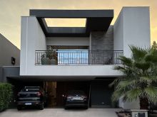 4 suítes - piscina - completa de armários