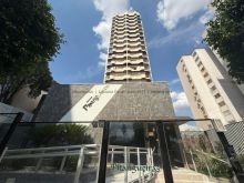 Apartamento reformado e decorado em andar alto