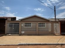 Casa com 3 quartos sendo 1 suíte