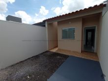 02 quartos - com quintal nos fundos