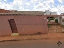 Casa de esquina - 02 terrenos