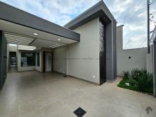 Belíssima casa térrea nova com 3 suítes - área gourmet e piscina aquecida