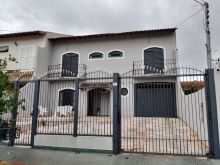 Sobrado ao lado do Walmart