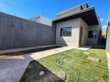 Casa grande com suíte e quintal