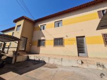 Amplo apartamento - 1° andar