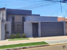 Alto padrão - impecável com armários planejados