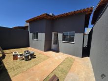 Residência em frente ao shopping - linda