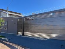 Grande casa no Água Limpa Park