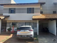 Belíssimo sobrado - porteira fechada