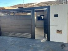 Casa perfeita com 3 quartos (1 suíte) e piscina