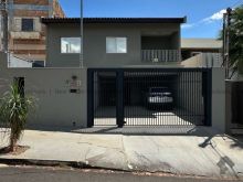 Sobrado muito bem localizado