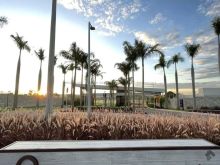 Terreno no condomínio Riviera com parcelamento