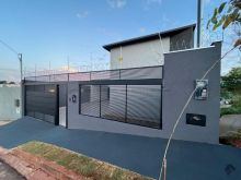 Casa com closet - piscina e banheira com hidro