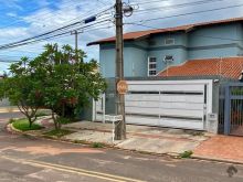 Sobrado com piscina - área gourmet e 4 dormitórios