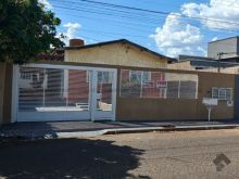 Espaçosa e bem localizada